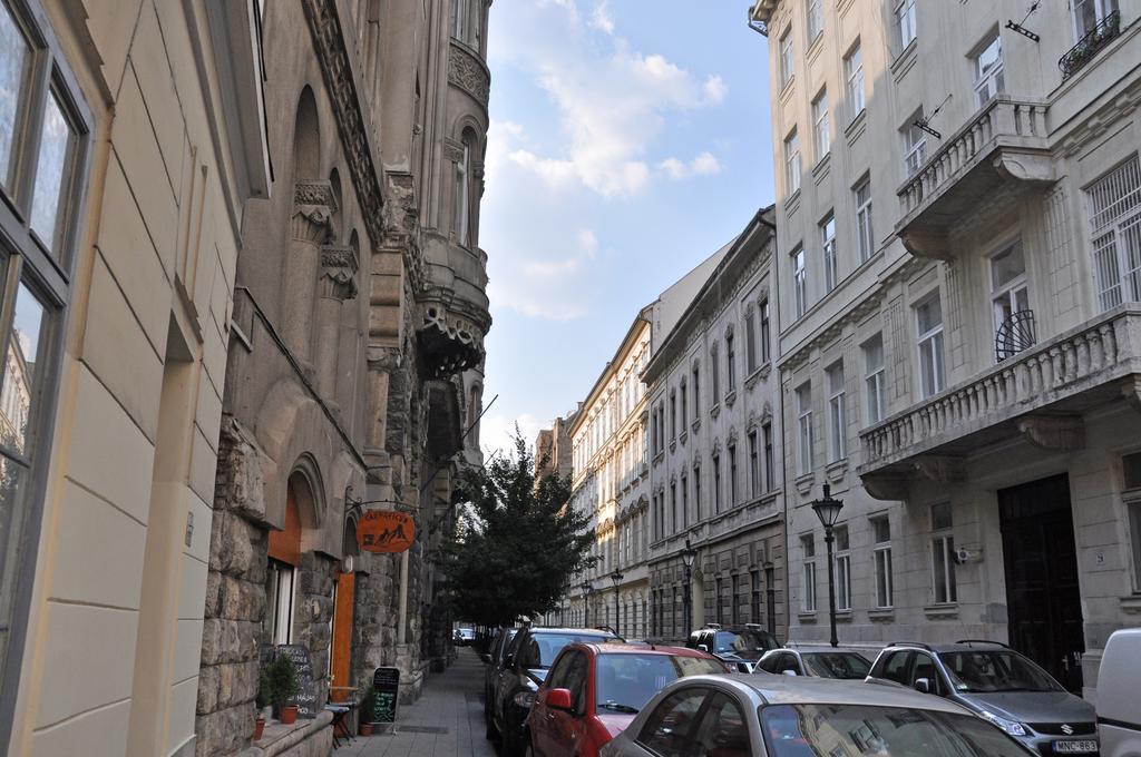 Pesto Hostel Budapest Exterior foto
