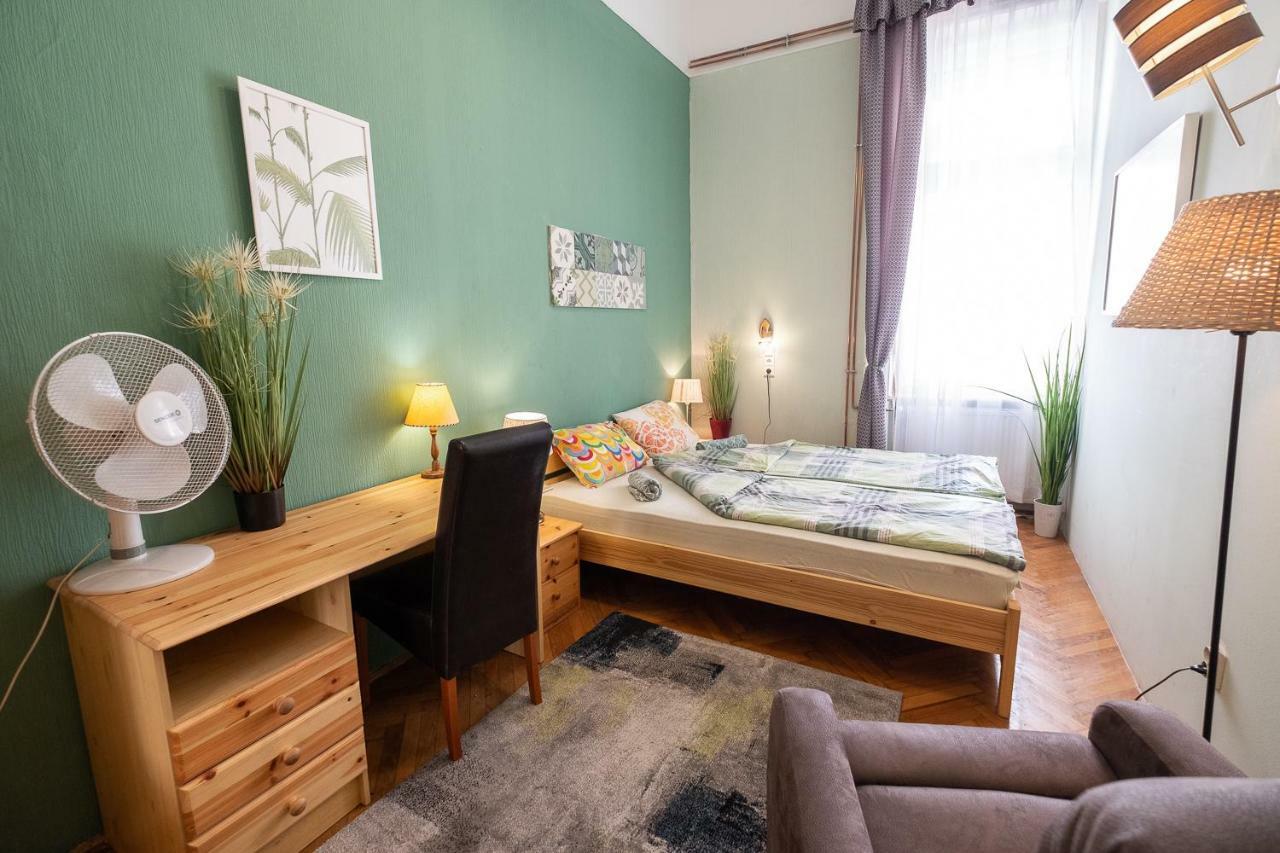 Pesto Hostel Budapest Exterior foto